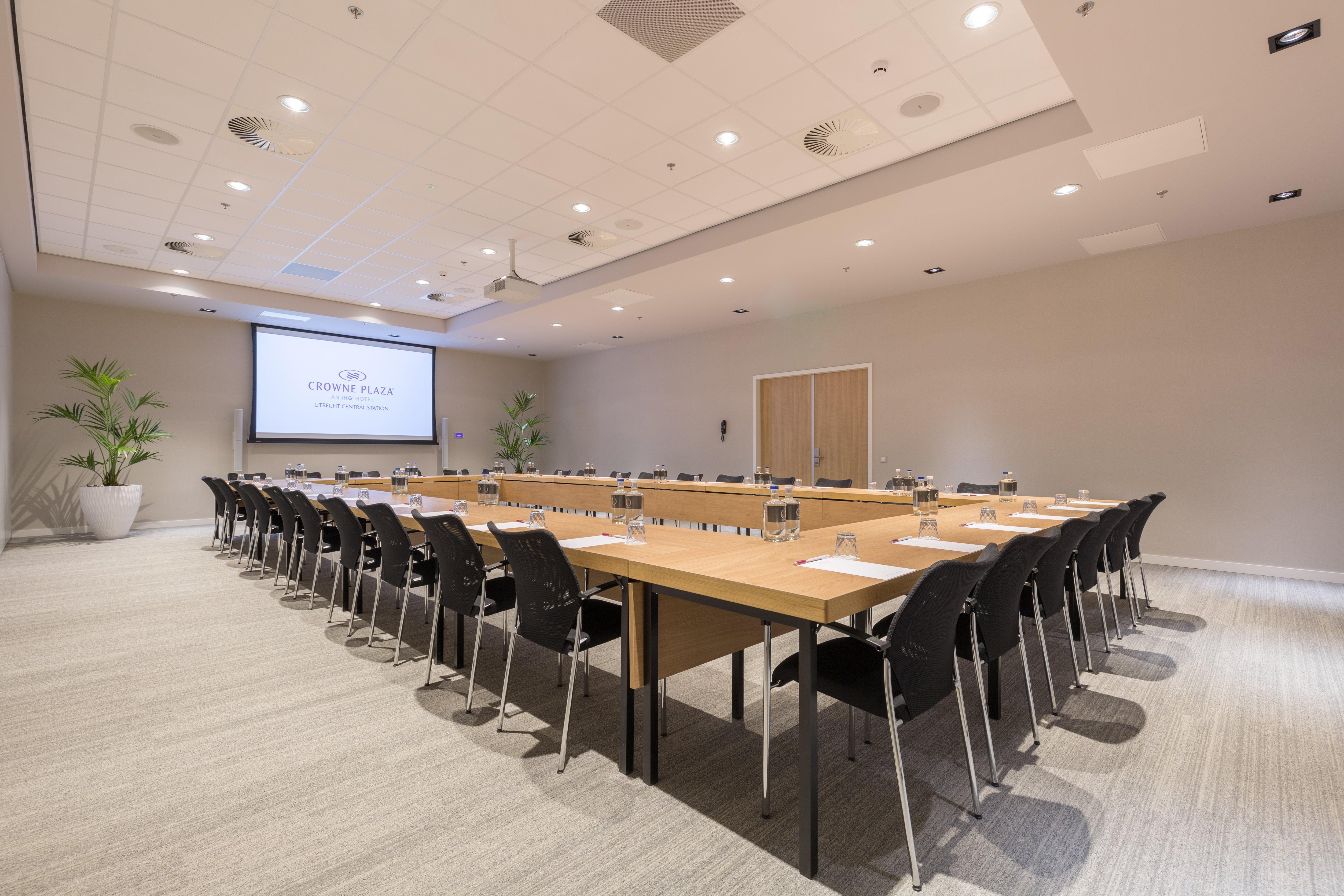 Crowne Plaza Utrecht - Central Station By Ihg Bagian luar foto
