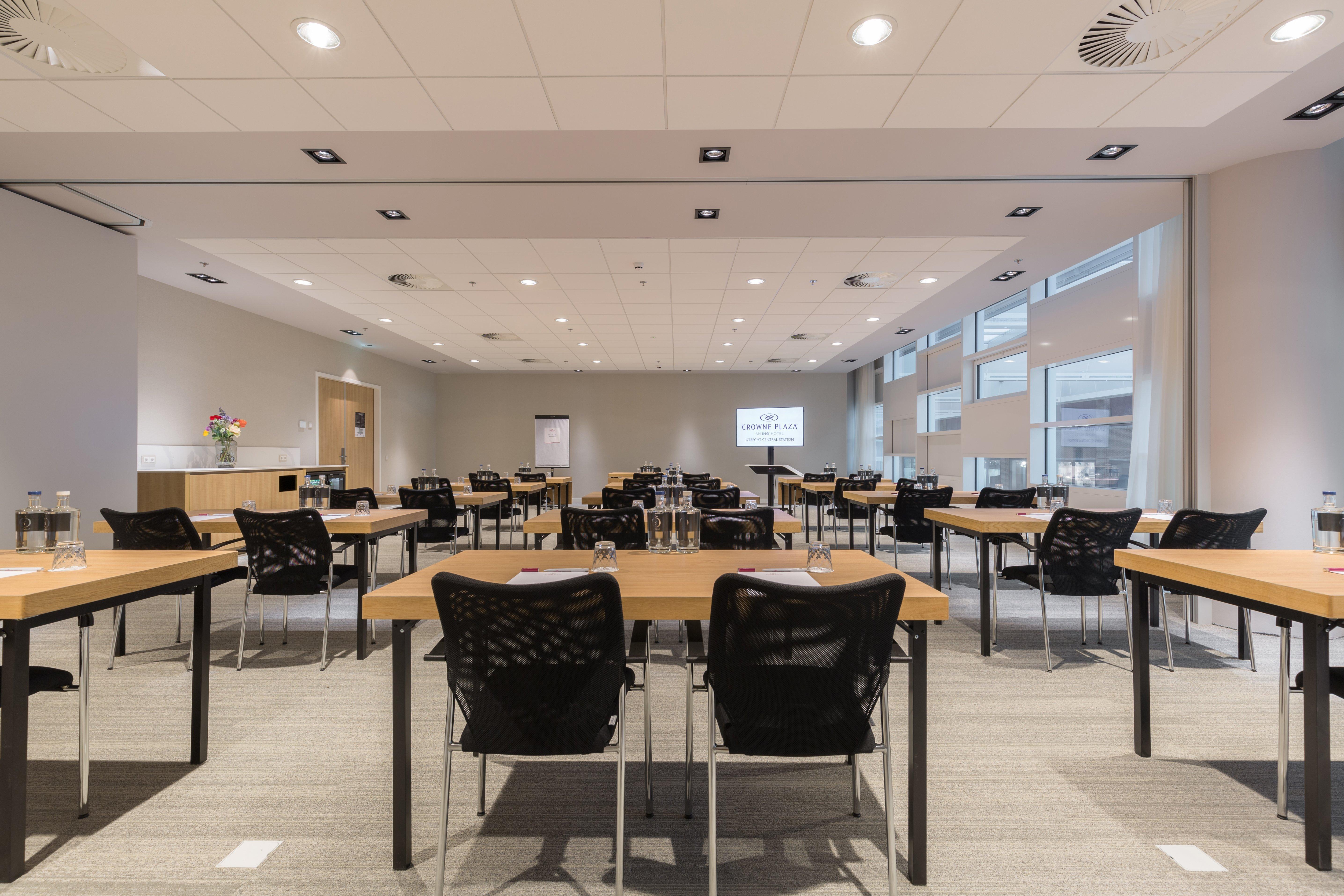 Crowne Plaza Utrecht - Central Station By Ihg Bagian luar foto
