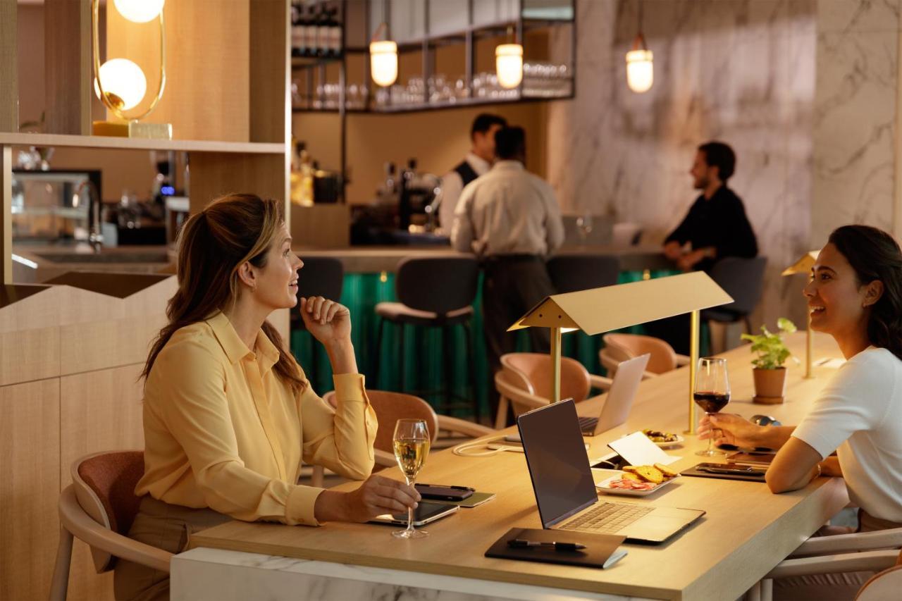 Crowne Plaza Utrecht - Central Station By Ihg Bagian luar foto