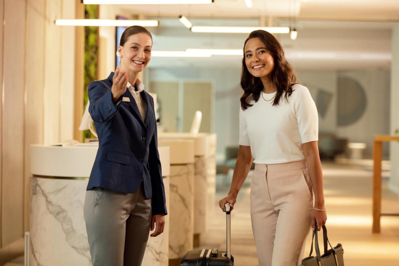 Crowne Plaza Utrecht - Central Station By Ihg Bagian luar foto